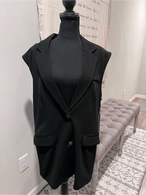 Classic Black Sleeveless Blazer Vest - Women Jackets & Coats